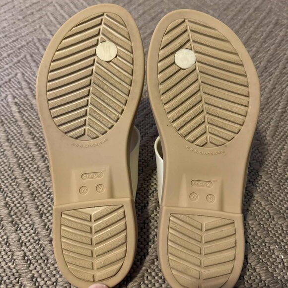Crocs Tulum Sandals Women's Size 5 Beige/Taupe Rubber Flip Slides Thong Slip On - Picture 6 of 11